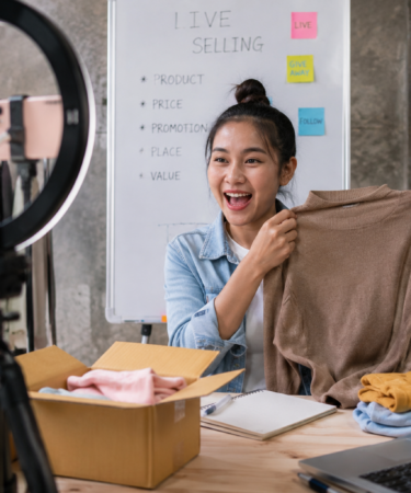 Tidak Hanya Hiburan, Konten Viral Kini Bisa Menghasilkan Uang