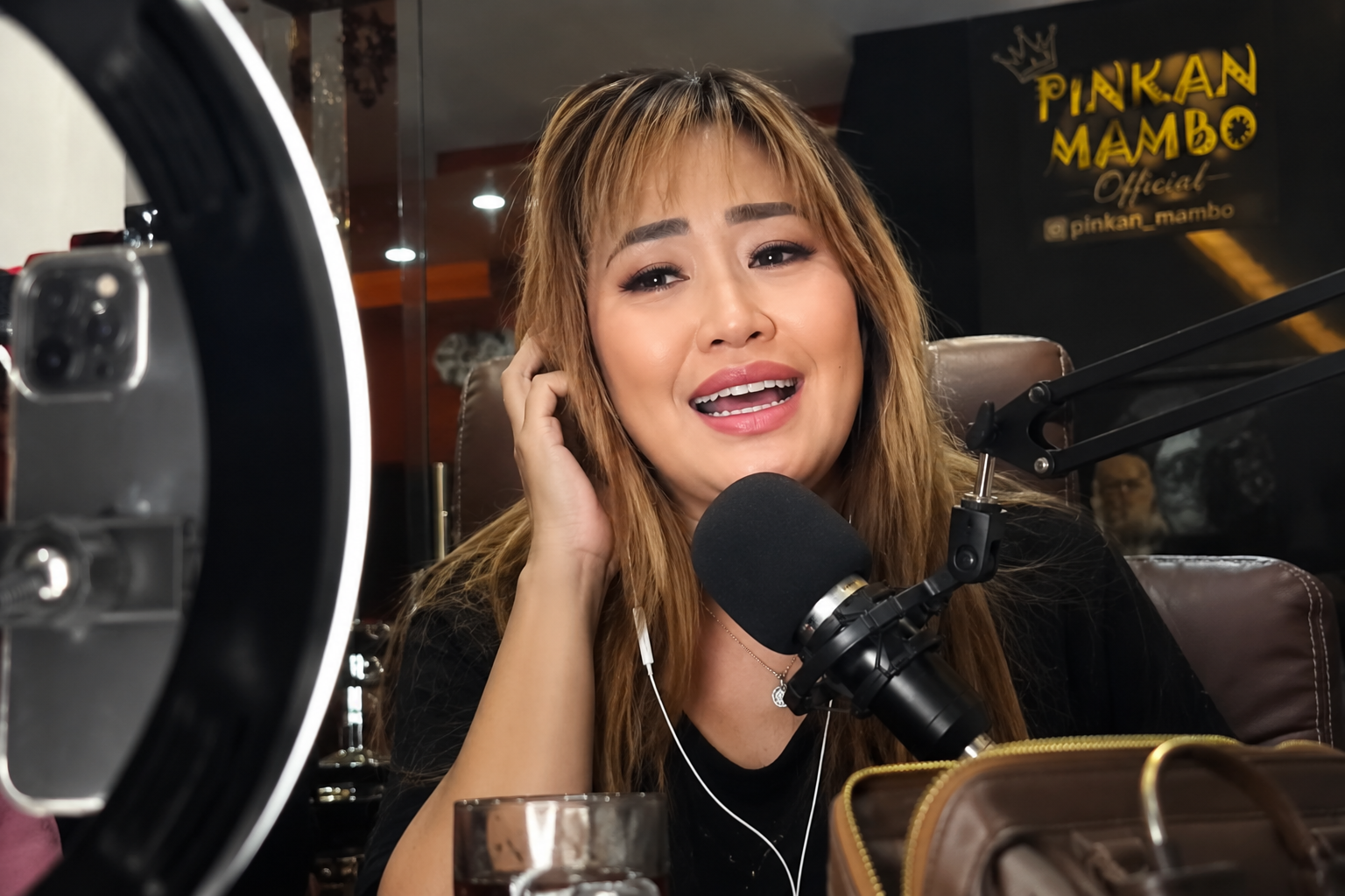 Pinkan Mambo ngamen digital TikTok viral April 2026