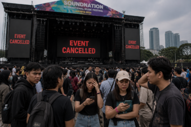kerumunan penonton menghadapi pembatalan konser musik