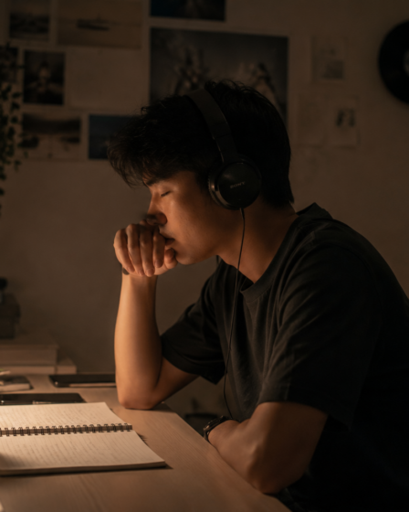 suasana emosional lagu sederhana yang menyentuh