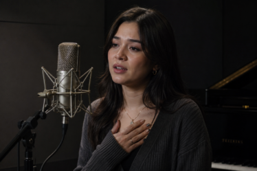 Remuk Angie Carvalho cover single