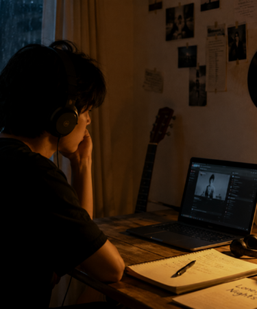 suasana emosional lagu sederhana yang menyentuh