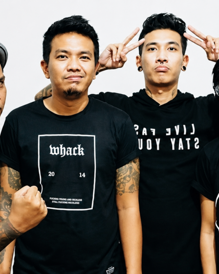 Last Child Band Pop Rock Indonesia saat tampil membawakan lagu di atas panggung konser.