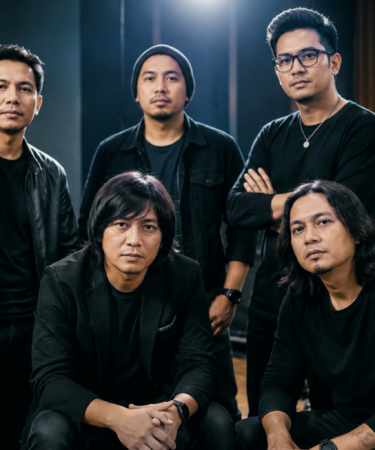 Penampilan Padi Reborn di atas panggung saat membawakan lagu-lagu populer.