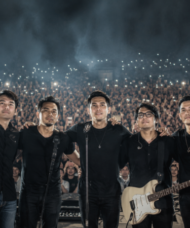 Peterpan hingga NOAH tampil dalam konser dengan pencahayaan panggung yang megah dan ribuan penonton