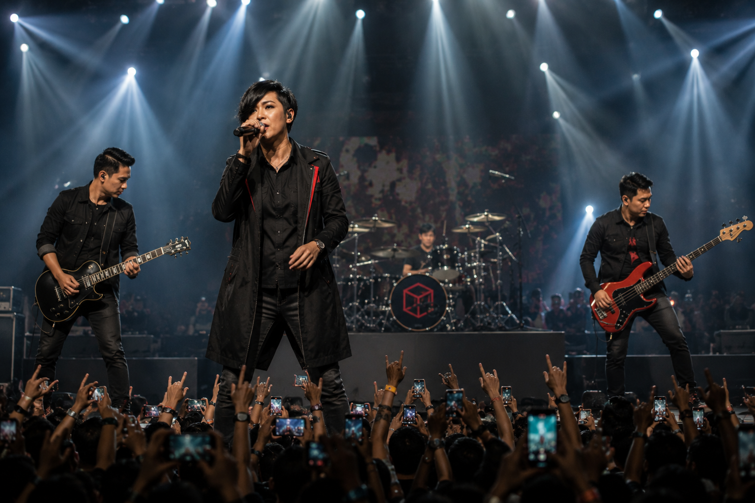 Kotak Band tampil energik di atas panggung konser musik rock Indonesia