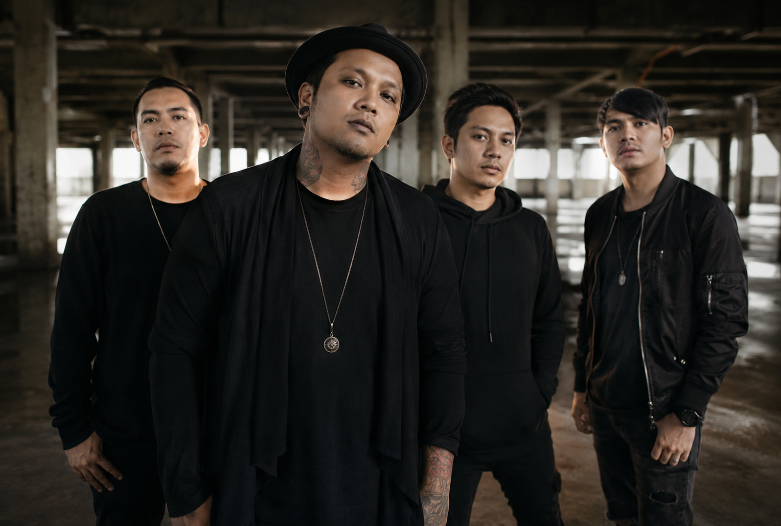 Last Child band pop rock Indonesia saat tampil membawakan lagu di atas panggung konser