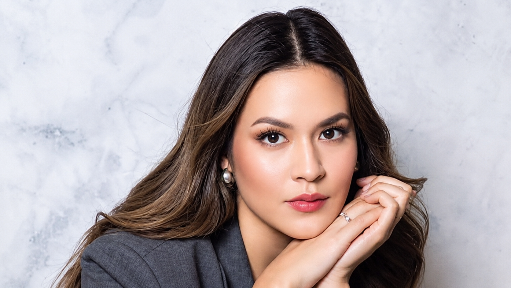 Raisa Konsistensi Berkarya saat tampil dalam konser musik di Indonesia