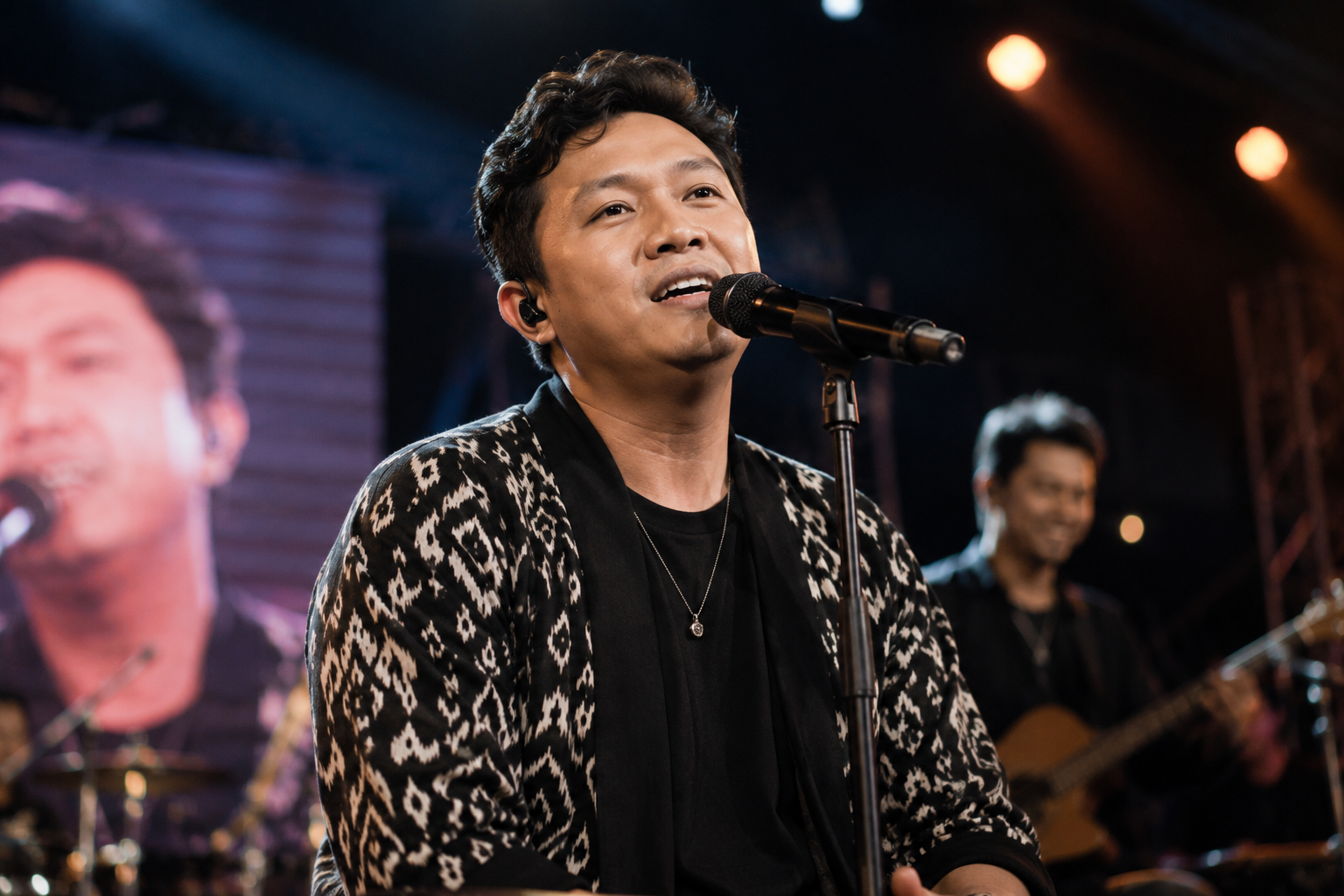 Denny Caknan tampil membawakan lagu Pop Jawa di atas panggung konser