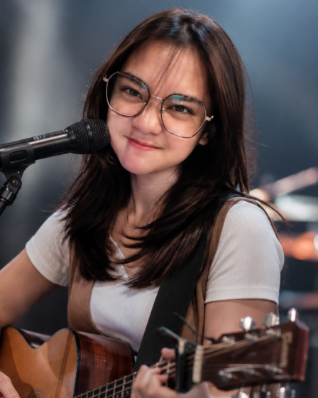 Ziva Magnolya penyanyi Indonesia dalam perjalanan karier musik dan penampilan di panggung
