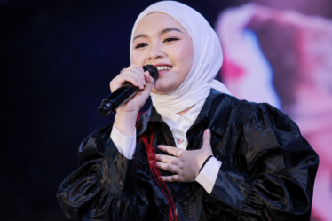 Salma Salsabil penyanyi Indonesia dalam perjalanan karier musik dan lagu populernya