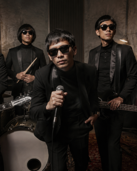 The Changcuters tampil energik di atas panggung konser musik rock Indonesia