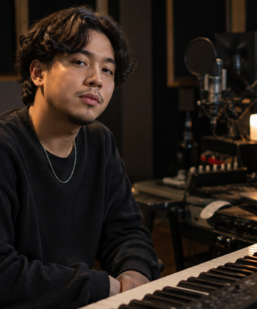 Adrian Khalif dalam perjalanan karier sebagai musisi Indonesia dengan lagu viral
