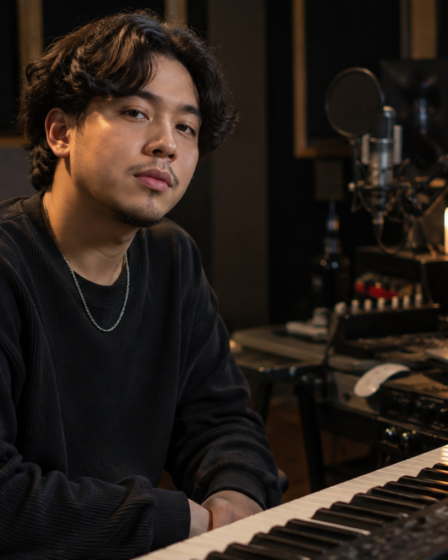 Adrian Khalif dalam perjalanan karier sebagai musisi Indonesia dengan lagu viral
