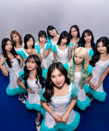 JKT48 sebagai grup idola Indonesia dengan perjalanan karier dan perkembangan generasi dari waktu ke waktu