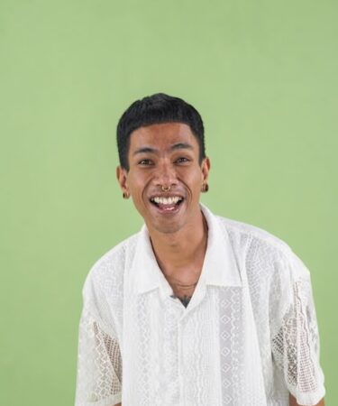 Ari Lesmana vokalis Fourtwnty dalam perjalanan karier musik Indonesia