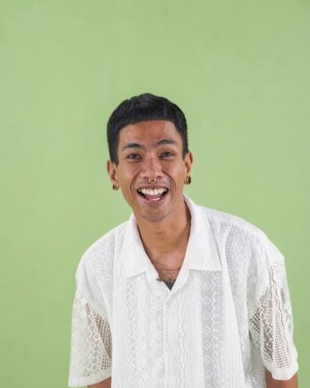 Ari Lesmana vokalis Fourtwnty dalam perjalanan karier musik Indonesia