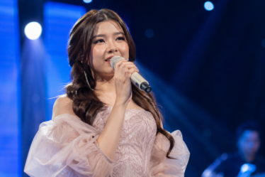 Tiara Andini dikenal sebagai penyanyi muda Indonesia yang konsisten menghadirkan karya musik berkualitas dan terus berkembang di industri musik.
