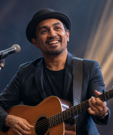Glenn Fredly dalam perjalanan karier sebagai musisi Indonesia dan pencipta lagu