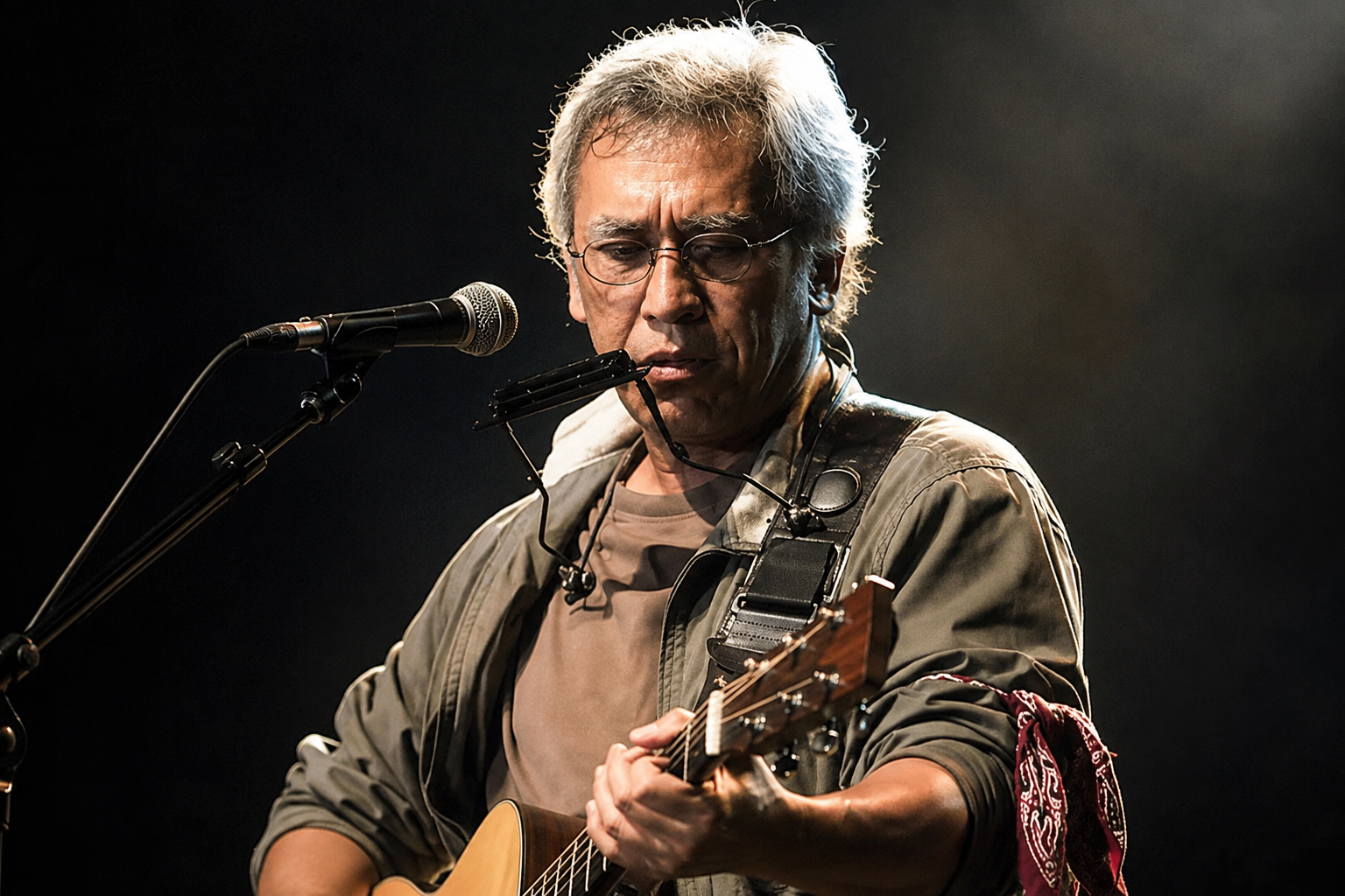 Iwan Fals dalam perjalanan karier sebagai musisi Indonesia dengan kekuatan lirik yang khas
