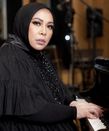 Melly Goeslaw dalam perjalanan karier dan karya musik Indonesia