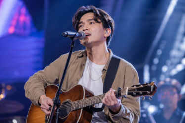Fabio Asher merupakan penyanyi pop Indonesia yang dikenal melalui lagu-lagu bertema cinta dengan karakter vokal yang khas.