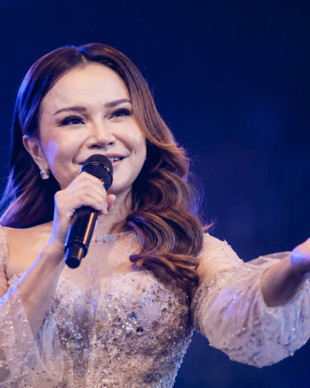Rossa tampil dalam perjalanan kariernya sebagai penyanyi pop Indonesia